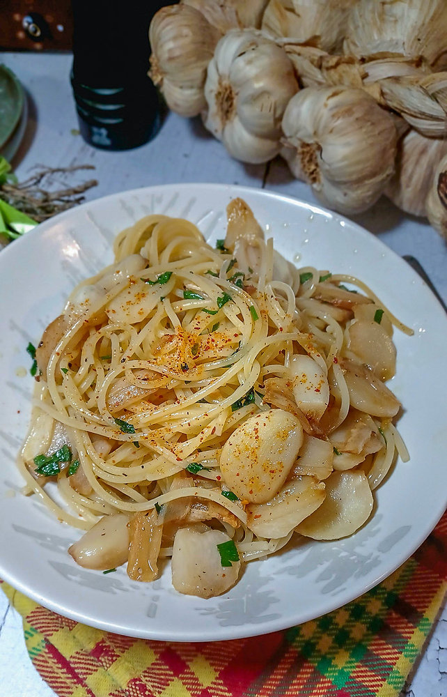 Spaghettis aglio e olio (pâtes à l'ail)