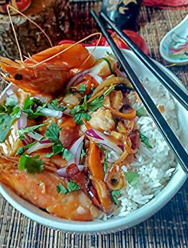 Wok de poisson et crevettes en sauce aigre-douce (Sweet and Sour Fish and Shrimp Stir-fry) 