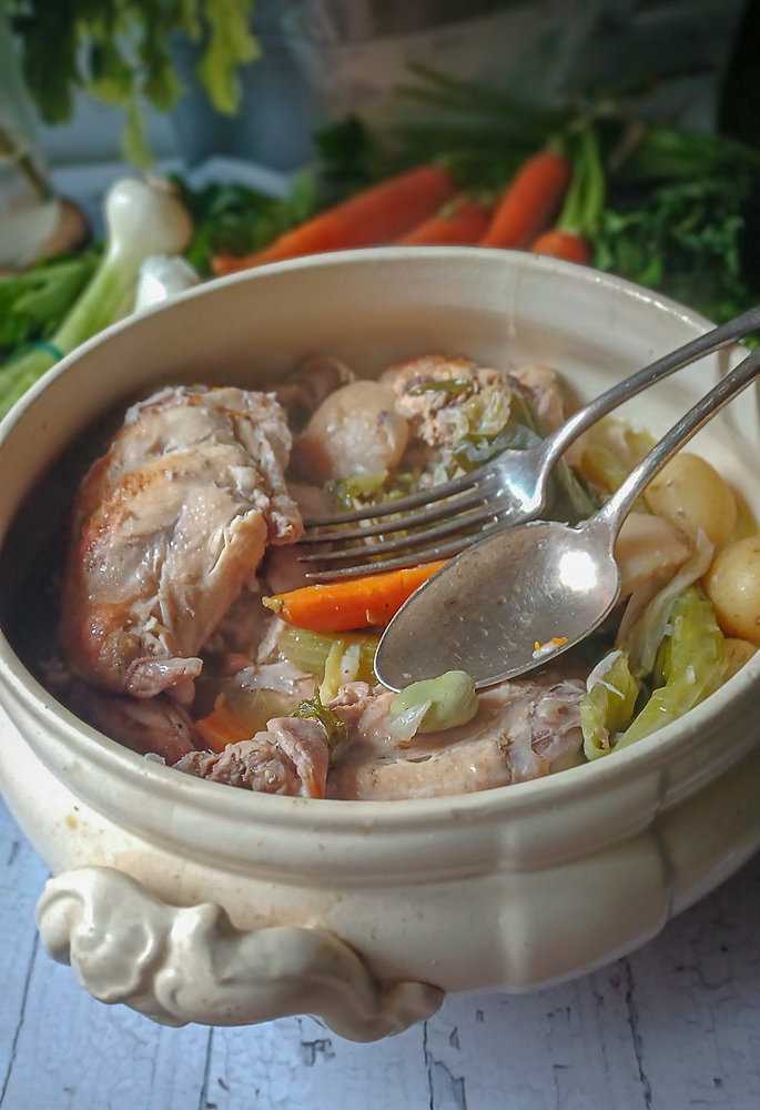 Pot au feu de lapin : recette réconfortante de grand-mère pour réchauffer les dernières journées d'hiver 