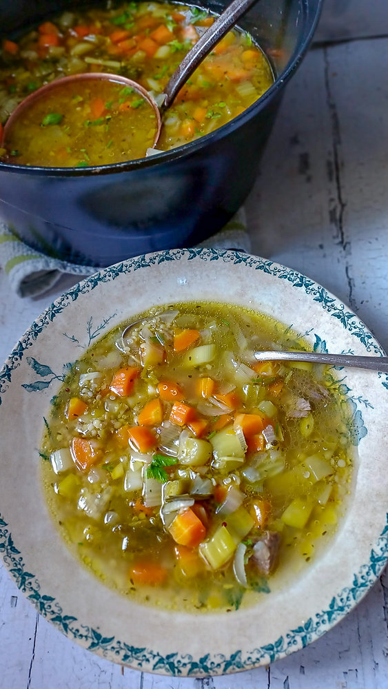 Soupe rustique au quinoa et boulgour : un clin d'œil gourmand à l'Irish Barley Soup