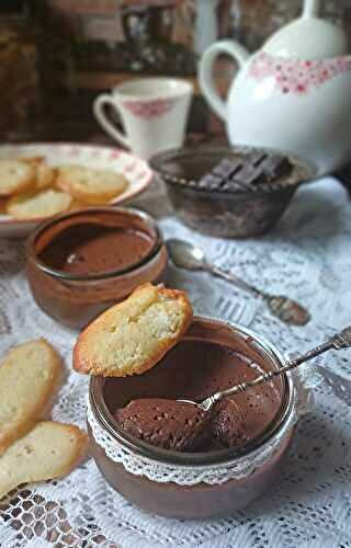 Mousse au Chocolat à l'Ancienne & Langues de Chat Maison