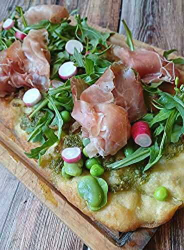 Pinsa Romana au jambon de Parme & légumes croquants : un voyage en Italie à deux !