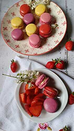 Salade de Fraises et Macarons Cœurs Fruités : Une Explosion de Saveurs ! ✨