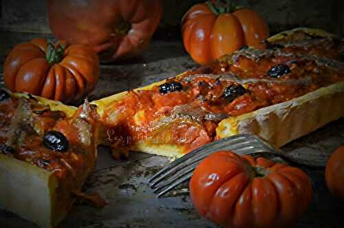 La tarte tomate 2.0 : un twist ensoleillé entre pizza chic & tradition estivale