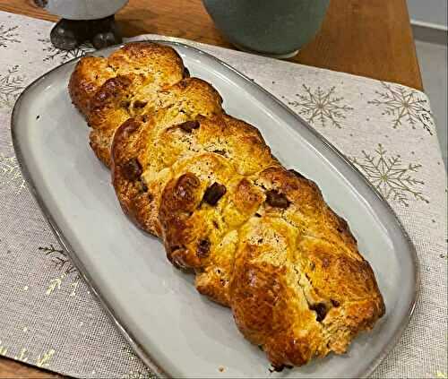 LE PAIN BRIOCHE AU CHOCOLAT 