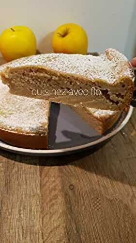 Gâteau moelleux à la compote de pommes