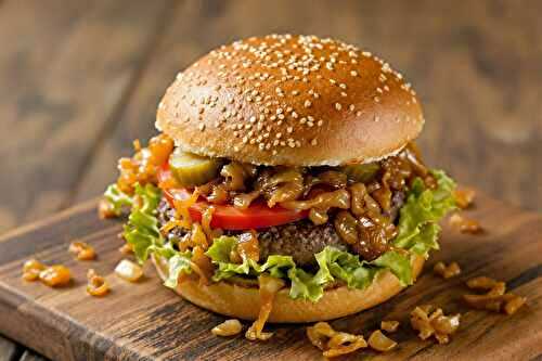 La recette des oignons caramélisés pour hamburger