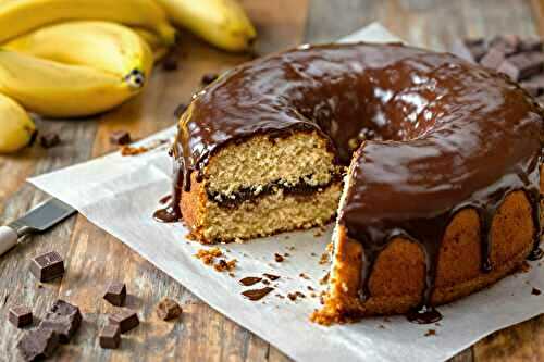 Un gâteau à la banane et au chocolat qui fait fondre tous les gourmands : découvrez la recette simple et savoureuse !