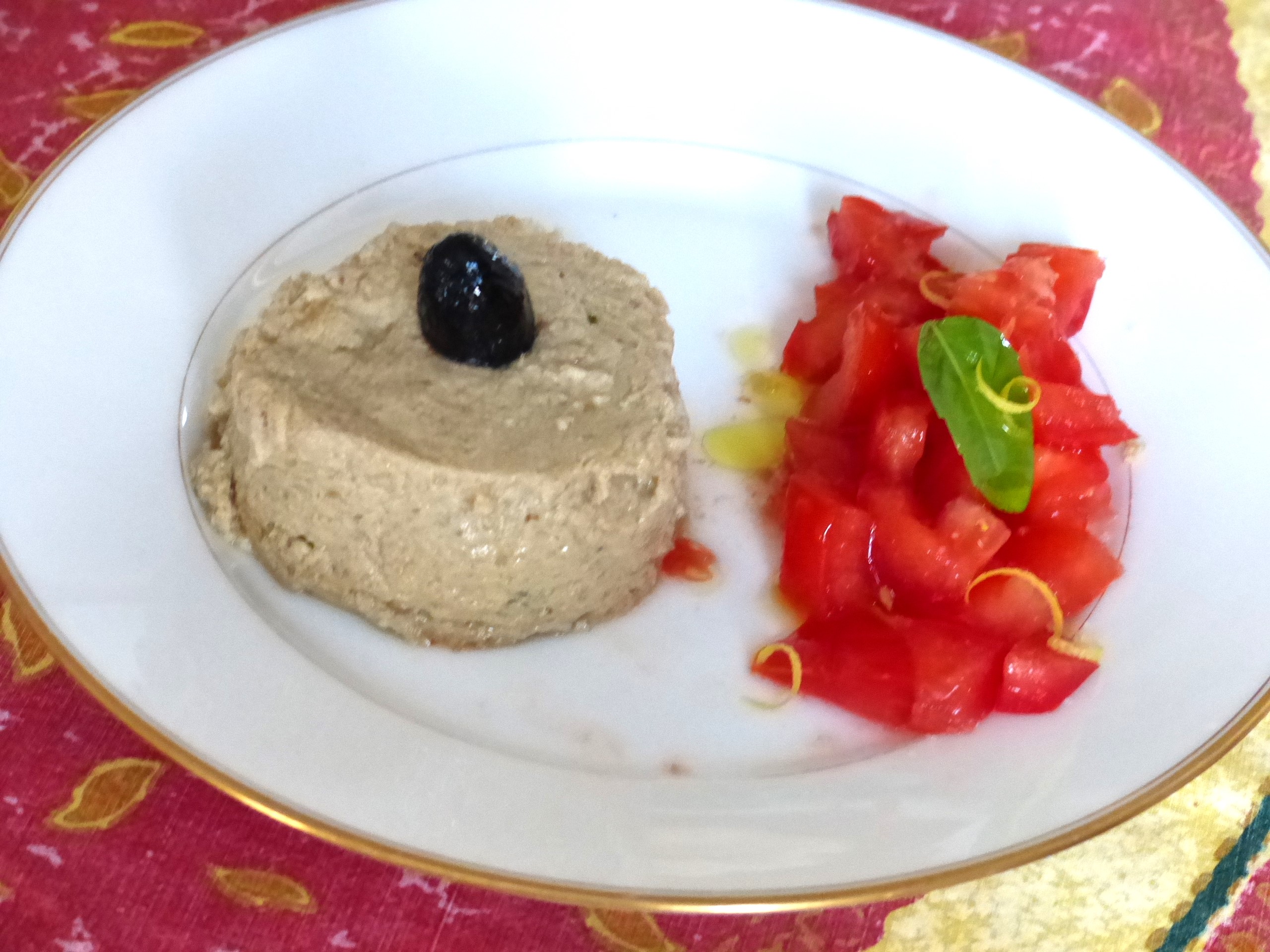 Petits flans d’aubergines et sa concassée de tomates fraîches