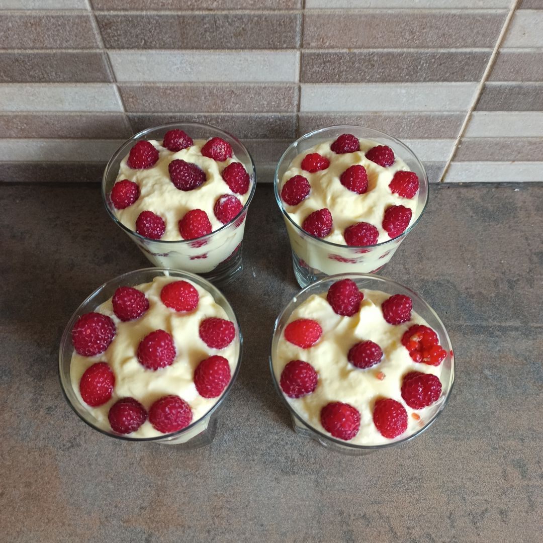 Tiramisu aux framboises du jardin 