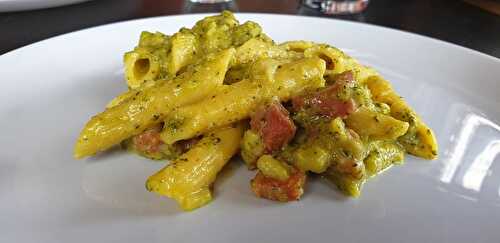 One pot pasta au jambon et sauce brocolis