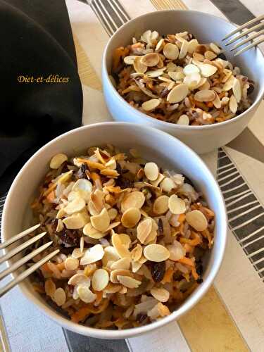 Triade de riz pilaf aux raisins secs, carotte râpée et amandes effilées