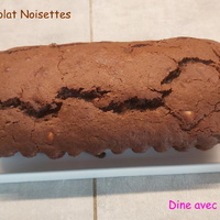 Un Cake au Chocolat et Noisettes