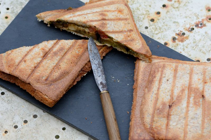 Croque-monsieur à l’aubergine et au pesto