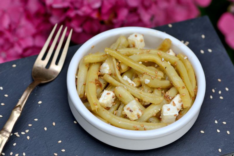 Salade de haricots beurre à la féta et à la sauce soja