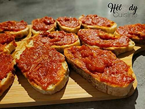 Pan con tomato (tapas espagnoles)