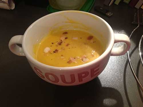 Soupe de butternut , curry et amande