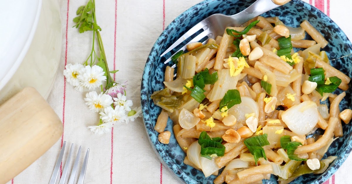 One pot pasta macaroni, blettes, cacahuètes (amap, vegan, pâtes)