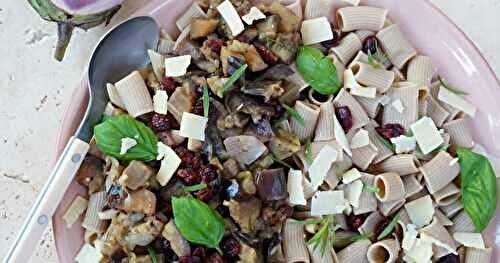 Pâtes au sorgho, aubergines, cranberries, parmesan