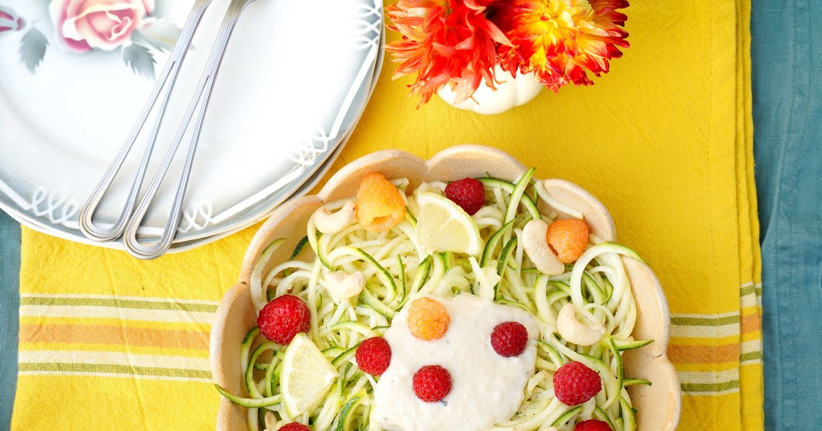 Tagliatelles de courgettes, framboises, sauce cajou (amap, vegan, cru, salade)