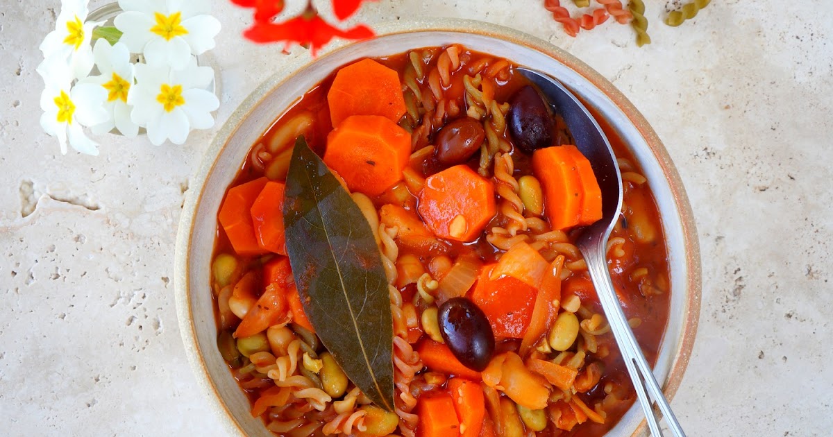 Soupe haricots blancs, carottes, pâtes, tomates (soupe, vegan, sans gluten)