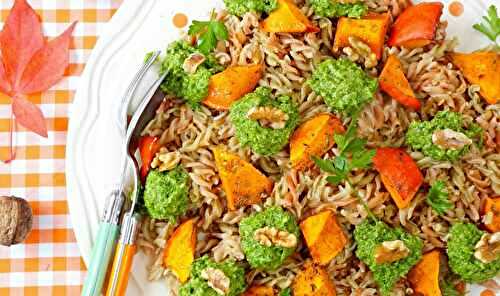 Fusilli de riz colorées, potimarron, pesto persil et noix (pâtes, amap, veggie, sans gluten)