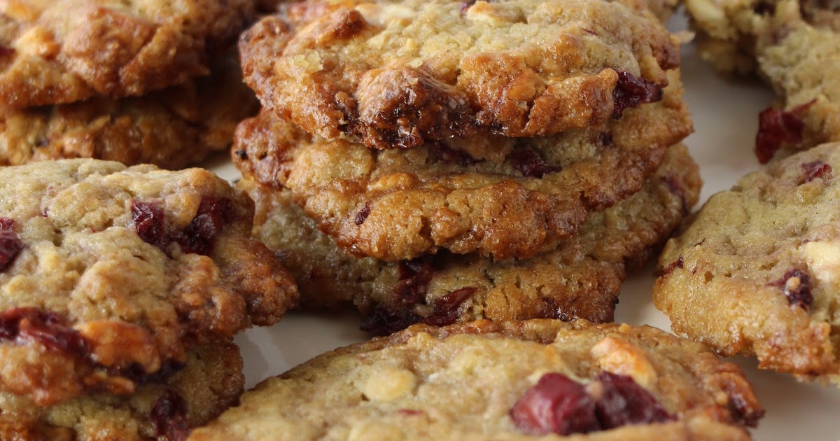 Cookies au thé matcha, chocolat blanc et cerises : un réconfort gourmand pour les jours froids 