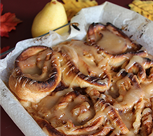 Roulé à la cannelle et aux poires : douceur moelleuse et parfum d’automne