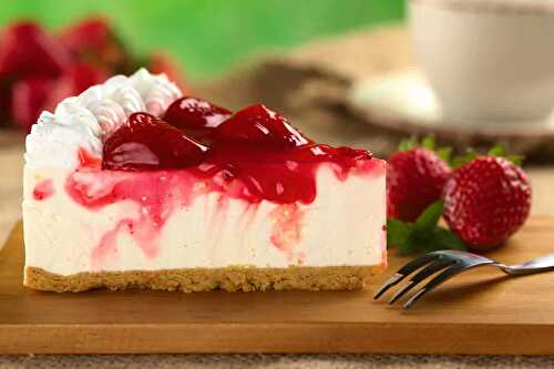Cheesecake sans cuisson aux fraises : un dessert parfait et savoureux.