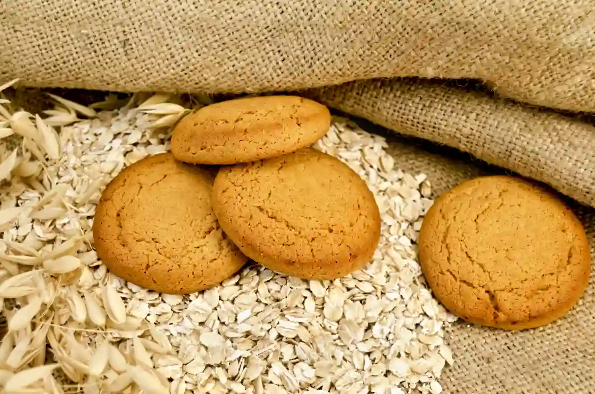 Biscuits aux flocons d'avoine : croustillants à l'extérieur et moelleux à l'intérieur.