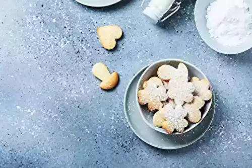 Biscuits maison au sucre : la nostalgie des goûters d'enfance.