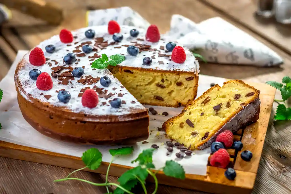 Gâteau aux Raisins Secs Fait Maison : idéale pour le petit déjeuner ou le goûter.