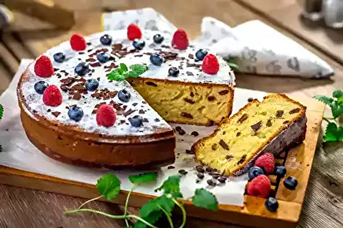 Gâteau aux Raisins Secs Fait Maison : idéale pour le petit déjeuner ou le goûter.