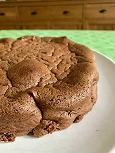 Gâteau mousse au chocolat ultra-simple et ultra-rapide avec seulement 2 ingrédients