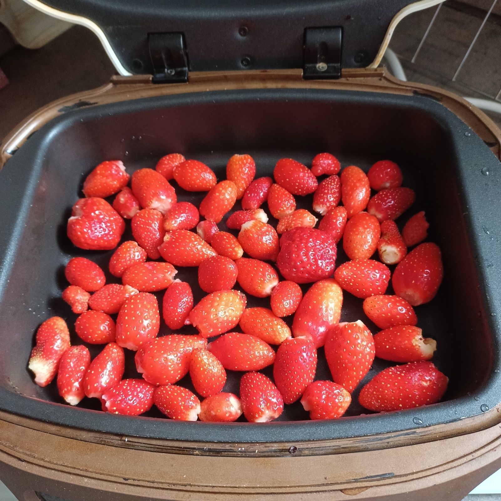 Clafouti aux fraises du jardin (cake factory)