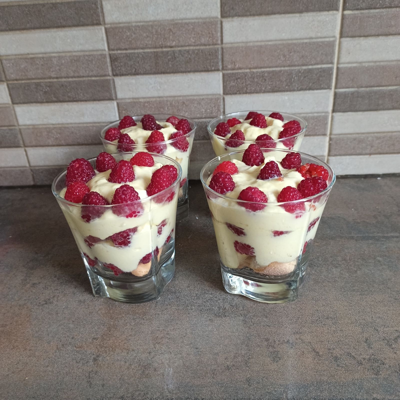 Tiramisu aux framboises du jardin 