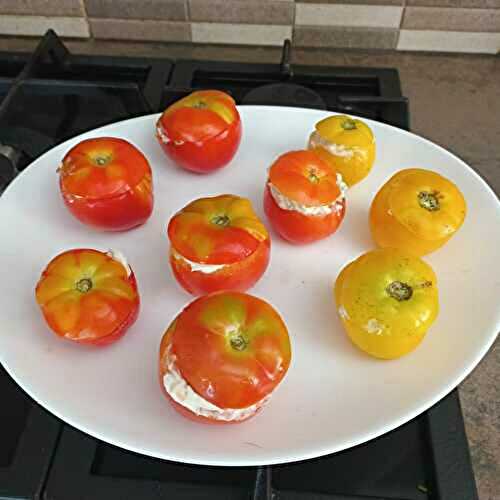 Tomates du jardin farcies au tartare et jambon 