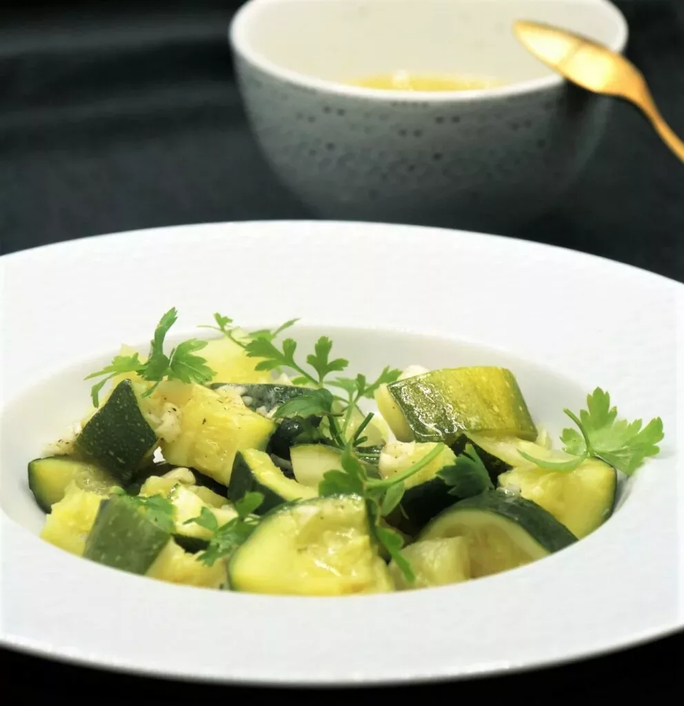 Courgettes vapeur, vinaigrette citron