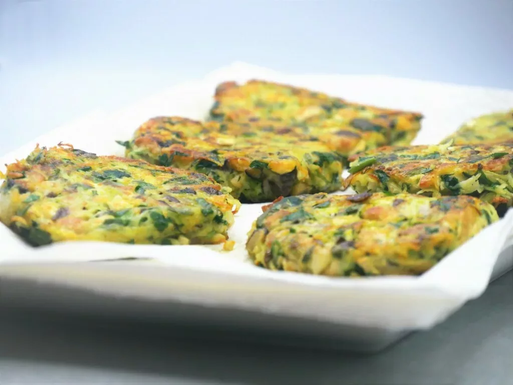 Croquettes aux oignons nouveaux, shiitake et tofu