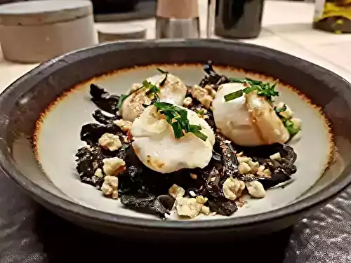 Saint-Jacques snackées sur lit de champignons