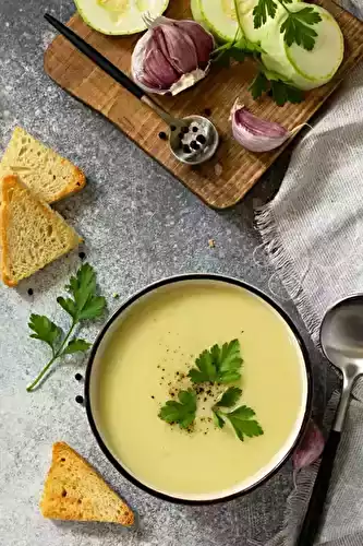 Velouté de courgettes et poireaux au curry