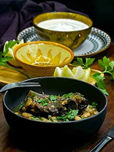 Agneau braisé aux haricots blancs et au yaourt