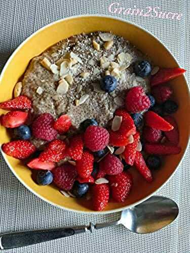 Bowl pudding de chia au lait d’amande & fruits rouges