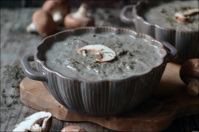 Soupe de champignons au thym