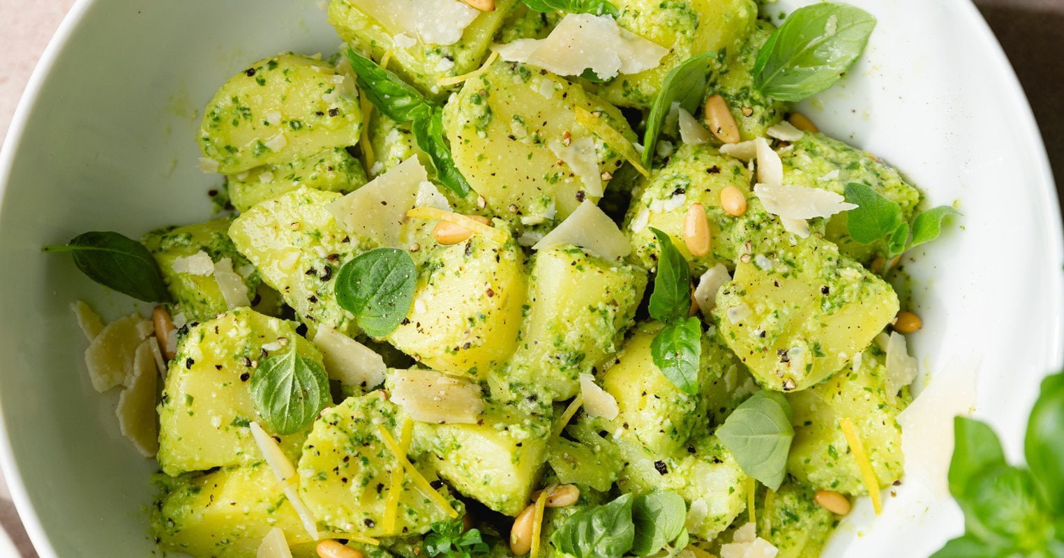 La salade de pommes de terre au pesto, idéale pour accompagner les grillades !