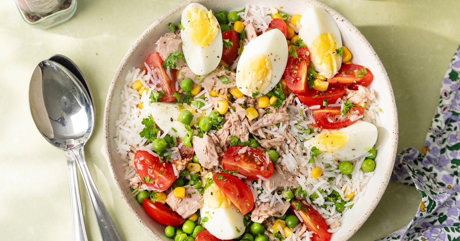 La salade de riz froide au thon est un classique à ne pas louper !