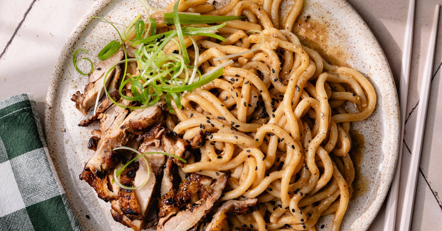 Les nouilles udon au miso et beurre noisette avec du poulet mariné !