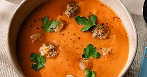 La soupe tomate aux boulettes (one-pan)