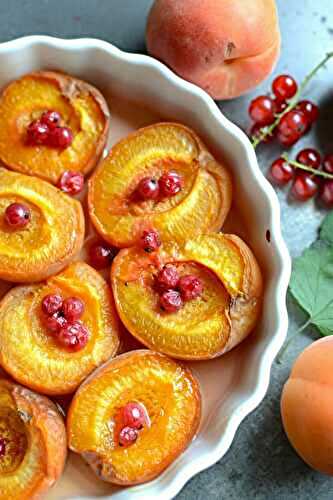 Abricots et groseilles au miel au four