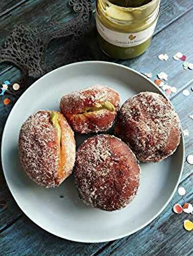 Beignets de carnaval à la crème de pistache